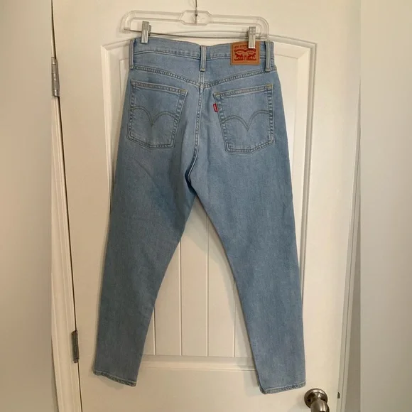 Levi's Wedgie Skinny Button Fly Jeans. Size 28. EUC - Picture 2 of 11